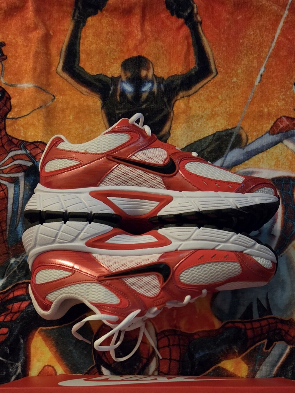 Nike V5 RNR Mens Running Shoes Picante Red White Size 11. New With Original Box